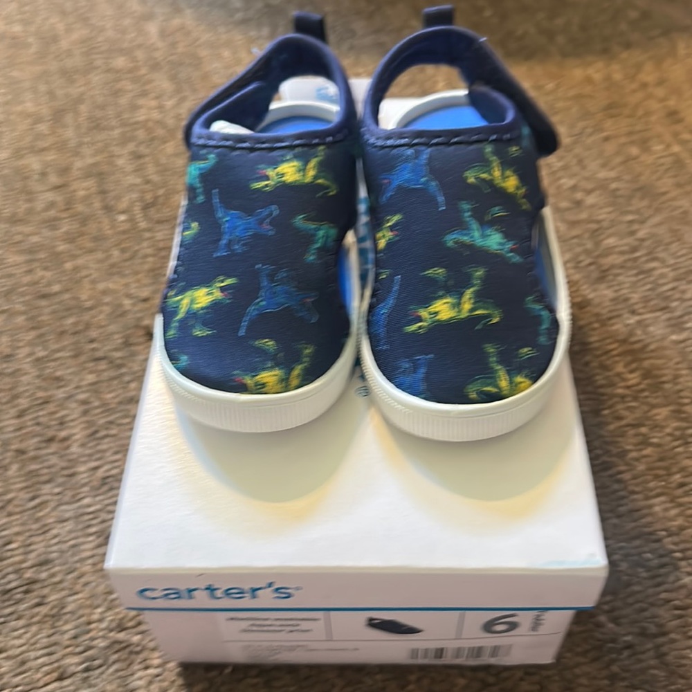 CARTER'S TODDLER BOYS AQUA SOCK WATER SHOE/SANDALS: BLUE/DINOSAUR: NIB: SZ 6